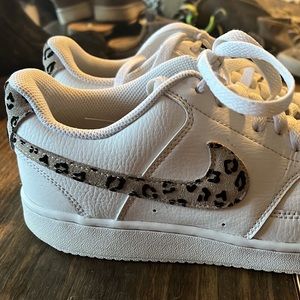 Womens Nike Tennis Shoes Size 10